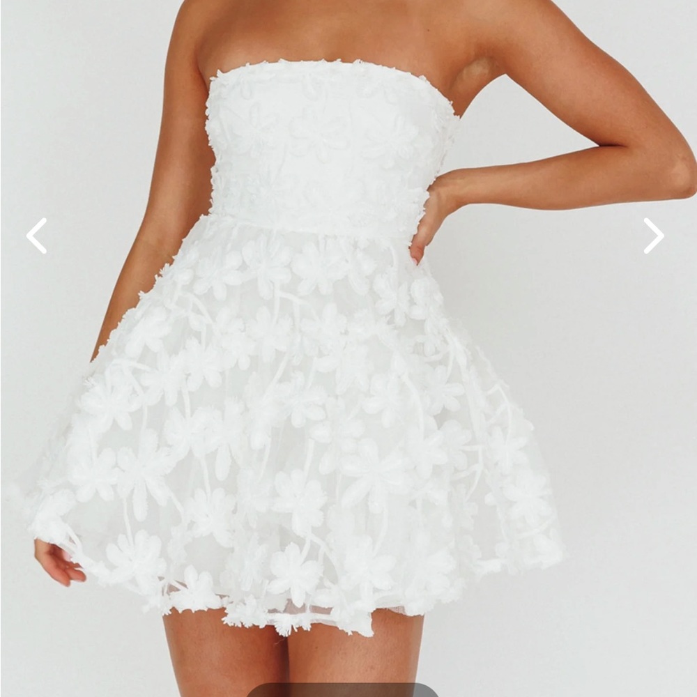 Selfie Leslie NWT Dori Floral embellished mini dress white.